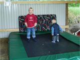 Hier ist Action angesagt: großes Trampolin.